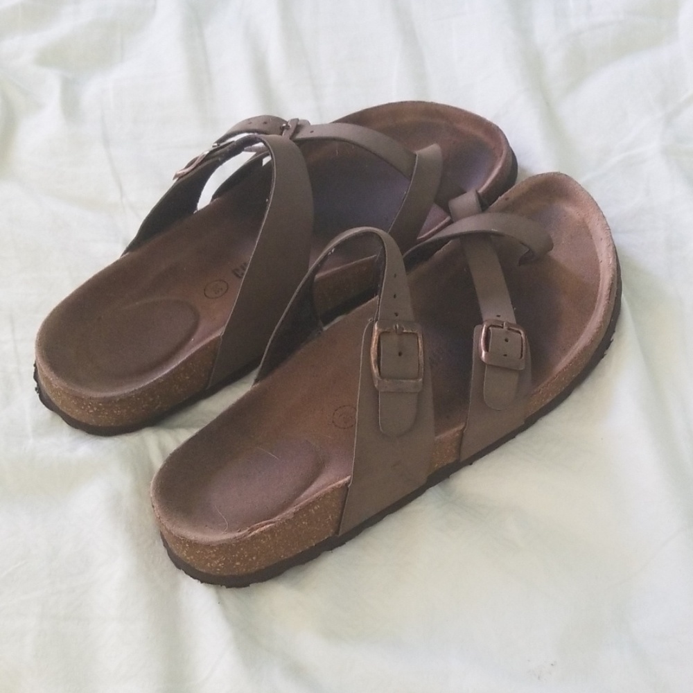 Sandals - Picture 2 of 3